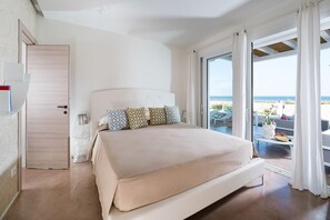 8 bedrooms, iron/ironing board, WiFi, bed sheets