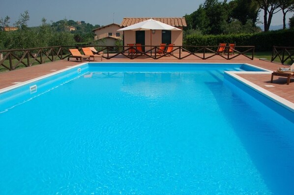 Pool - Le Spighe and Le Viti - Two villas with shared pool on a large estate (Calvi dell'Umbria)