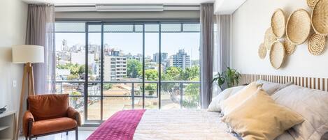 1 habitación y escritorio