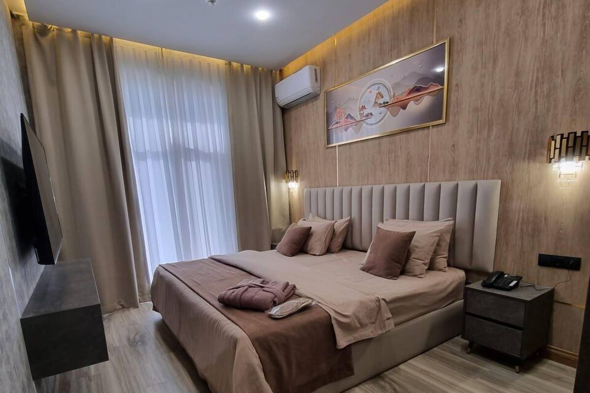 Kamar Double atau Twin Basic | Brankas, meja kerja, ruang kerja ramah laptop, dan Wi-Fi gratis