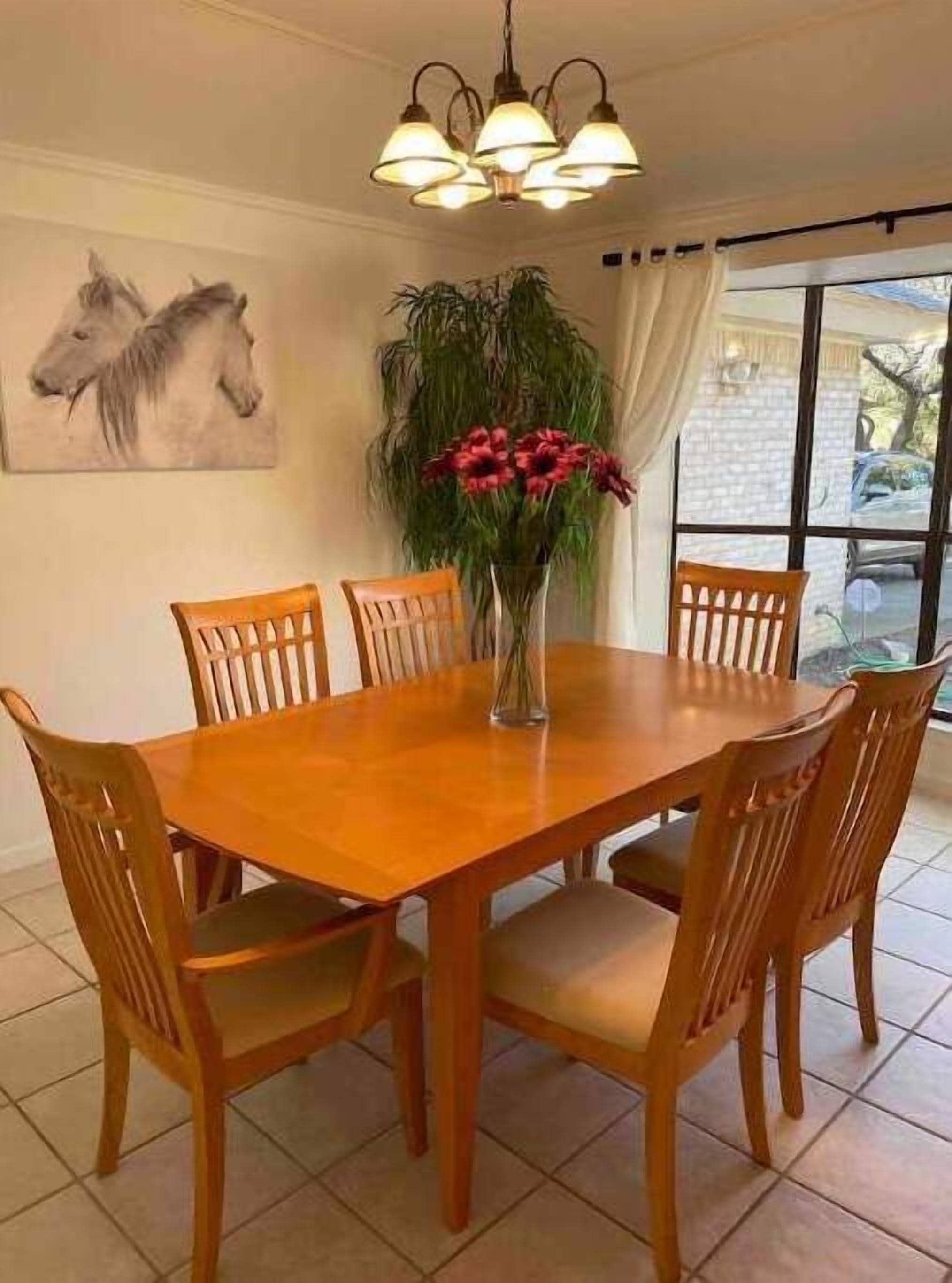 Close to 6 Flags Airport & Downtown 3BR sleeps 10