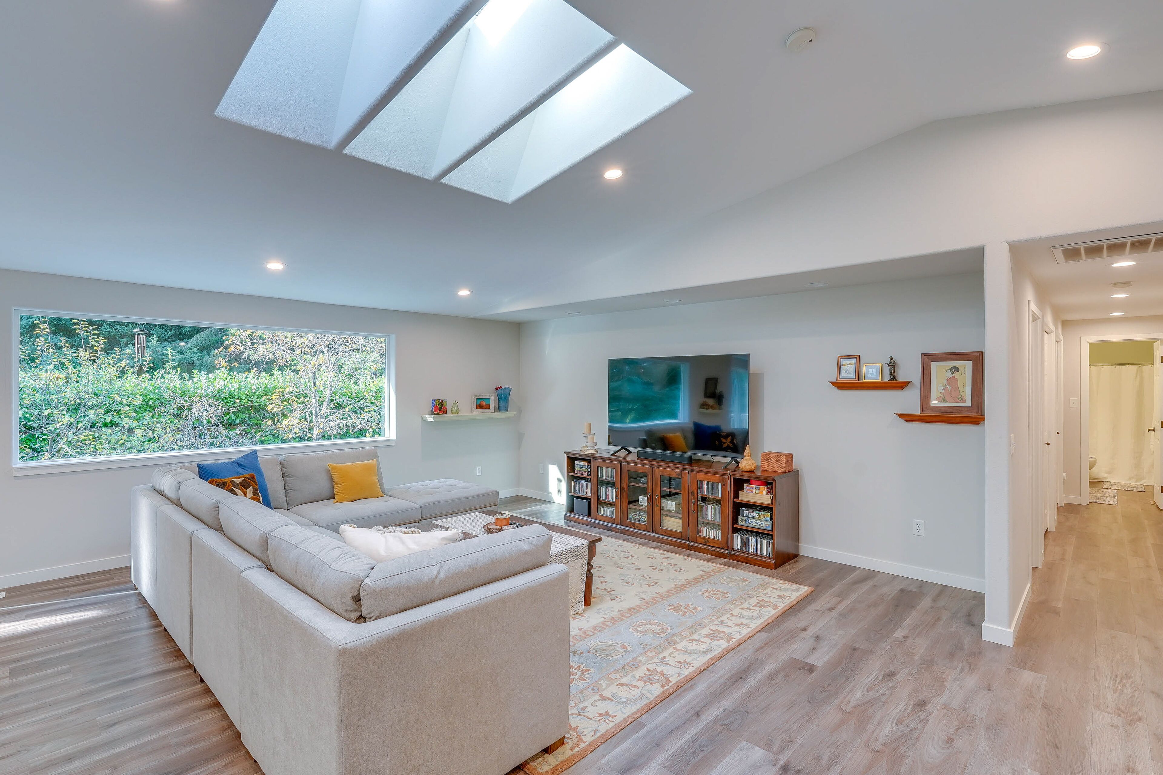 Charming Bellingham Home: Backyard, Walk to Beach!