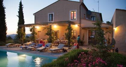 Villa Genziana - Private Tuscan villa with pool