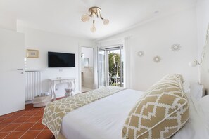 3 slaapkamers, een strijkplank/strijkijzer, wifi, beddengoed