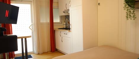 1 chambre, fer et planche Ă repasser, Wi-Fi, draps fournis