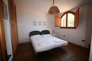 3 habitaciones, cuna de viaje, wifi y ropa de cama 