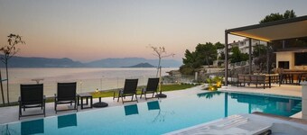Villa Klimentina - Beachfront villa with a swimming pool