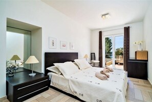 6 soverom, strykejern/-brett, wi-fi og sengetøy