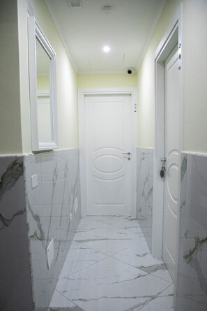 Hallway - Ninfa (Rome)