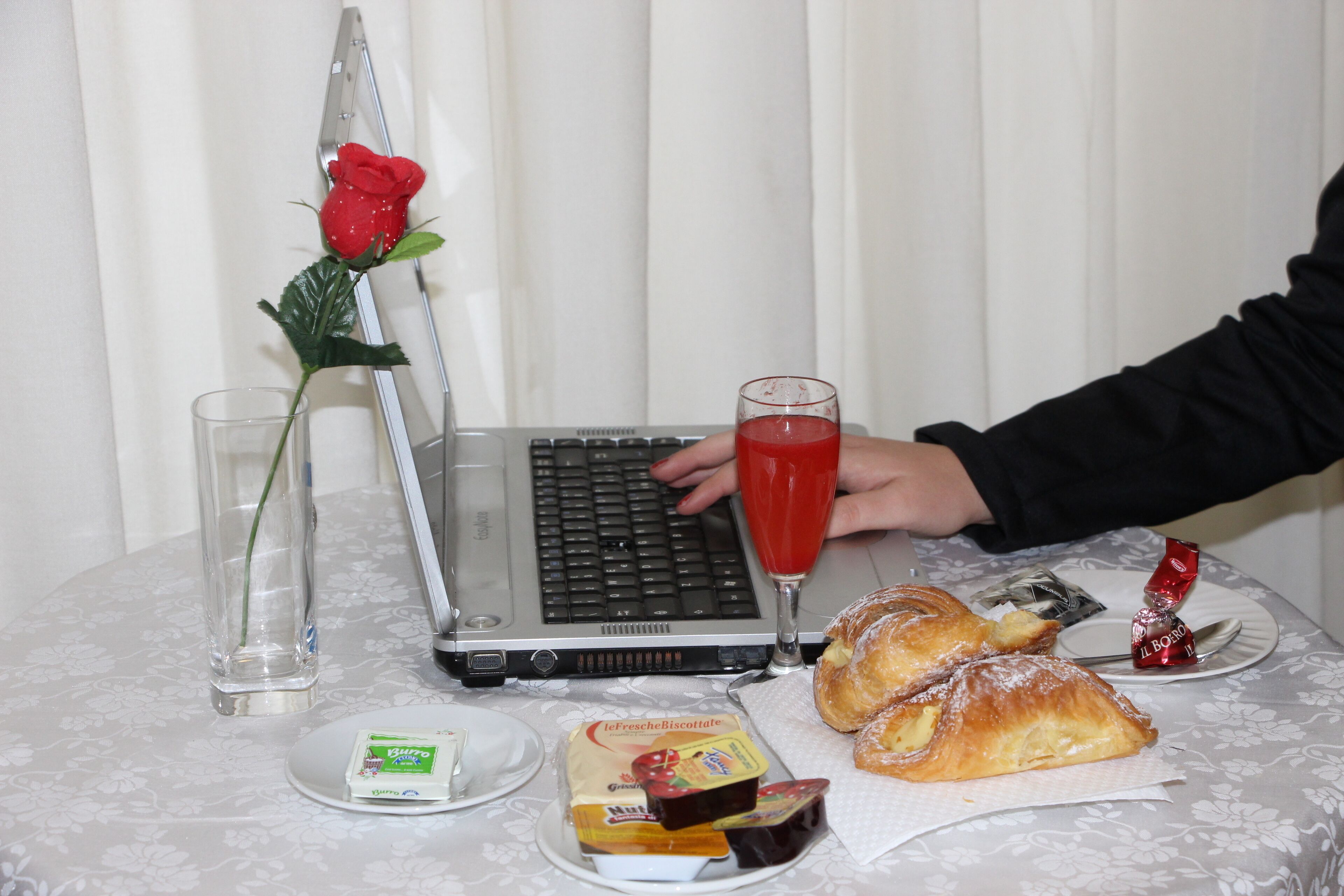 Dagelijks continentaal ontbijt inbegrepen