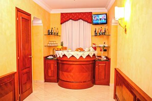 Free daily continental breakfast