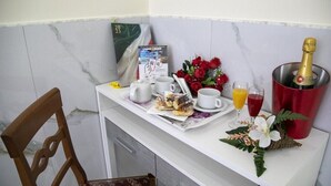 Habitación de lujo doble | Servicio de comidas en la habitación