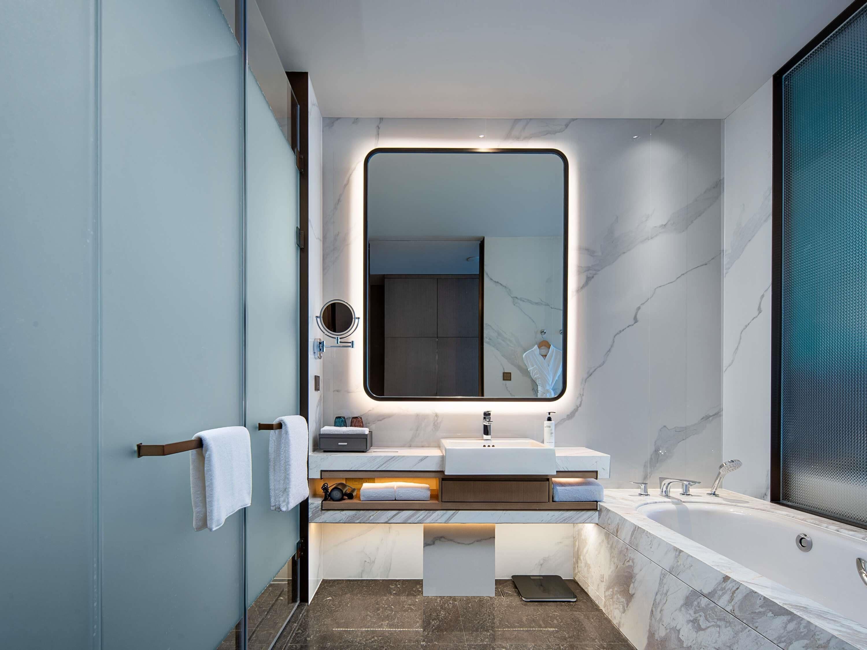 Hypo-allergenic bedding, down comforters, desk, free cribs/infant beds