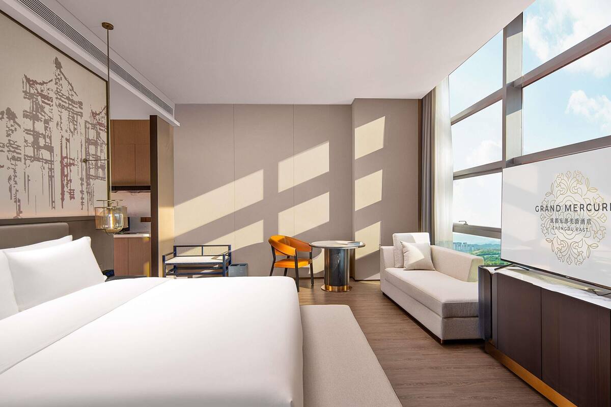 Superior Apartment, 1 King Bed | 1 bedroom, hypo-allergenic bedding, down duvets, desk