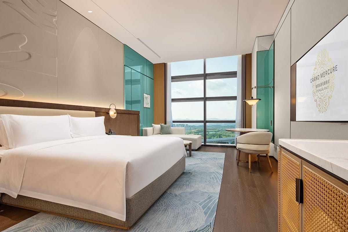 Superior Room, 1 King Bed