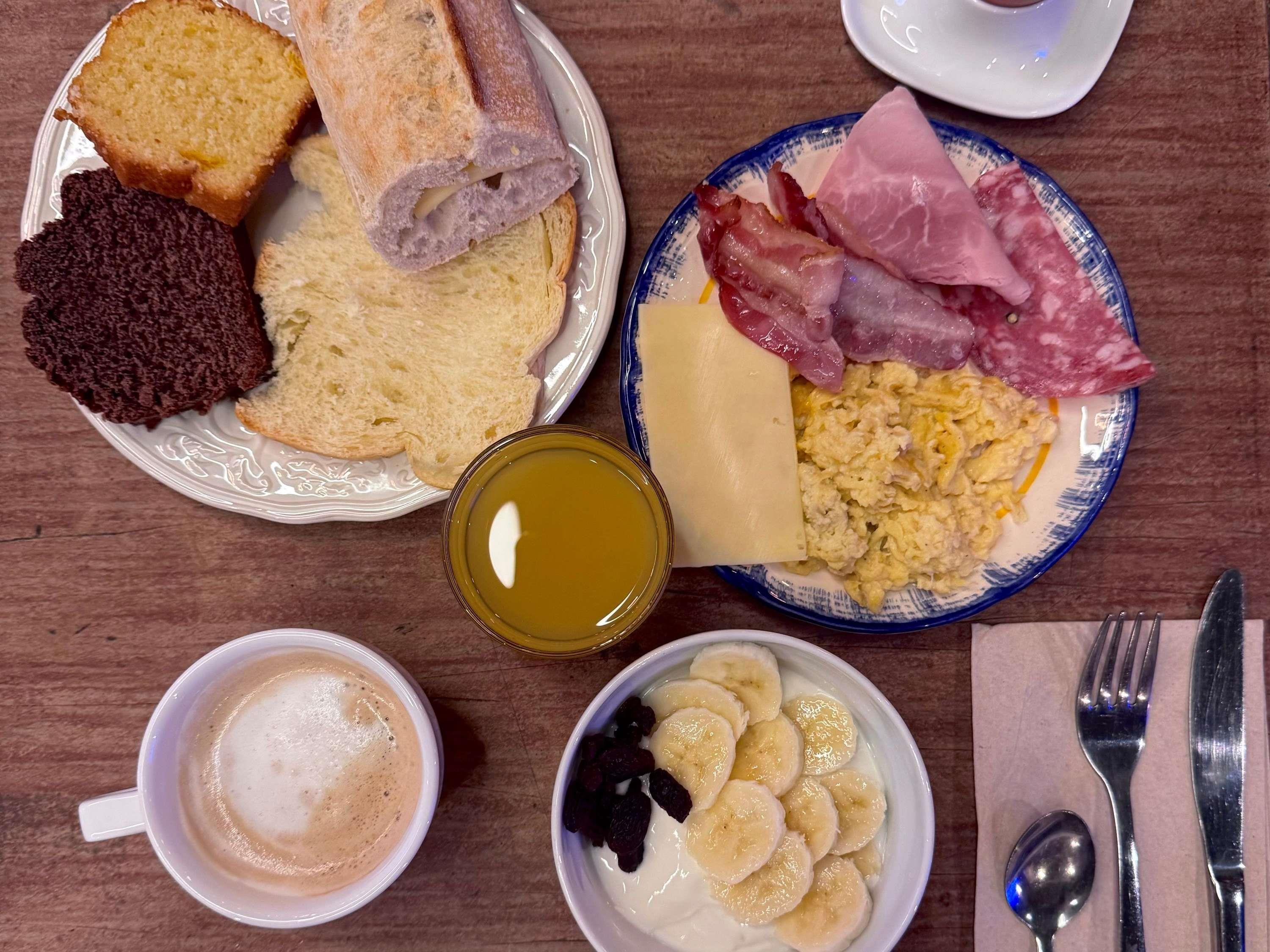 Breakfast area