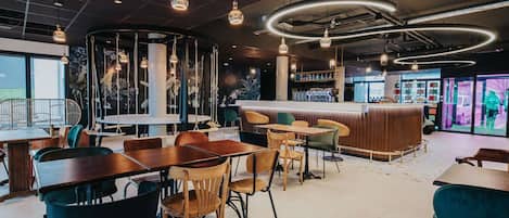 Daily buffet breakfast (EUR 13.50 per person)