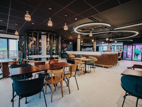 Päivittäinen buffetaamiainen (13.50 EUR per henkilö)