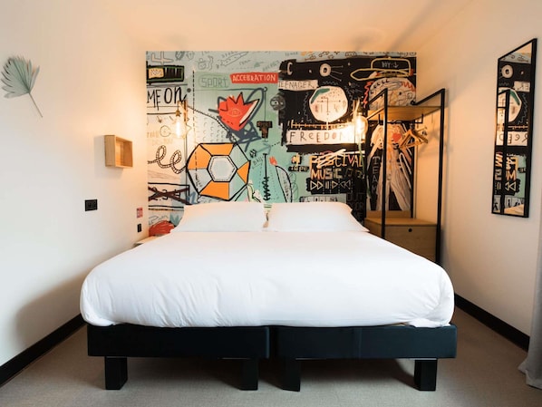 Room, 1 Double Bed with Sofa bed (Pop) | Individually decorated, desk, laptop workspace, blackout drapes