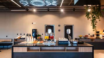 Café da manhã com buffet todos os dias mediante uma taxa