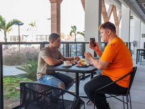 Daily buffet breakfast for a fee