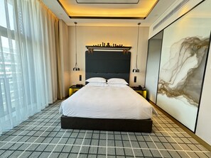 Habitación estándar, 1 cama de matrimonio grande | Edredones de plumas, colchones viscoelásticos, escritorio