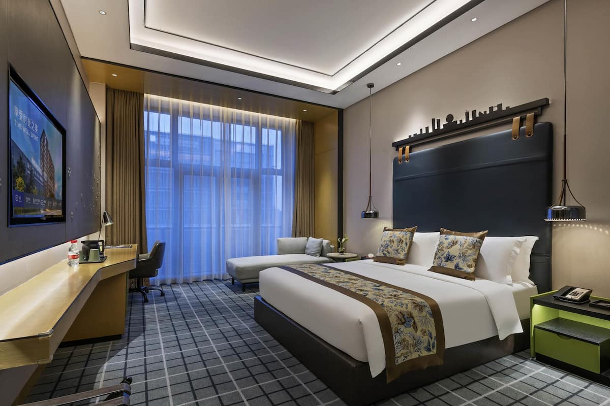 Habitación superior, 1 cama King size | Edredón, camas con efecto memoria y escritorio