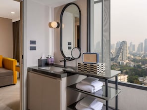 1 Schlafzimmer, hochwertige Bettwaren, Minibar, Zimmersafe