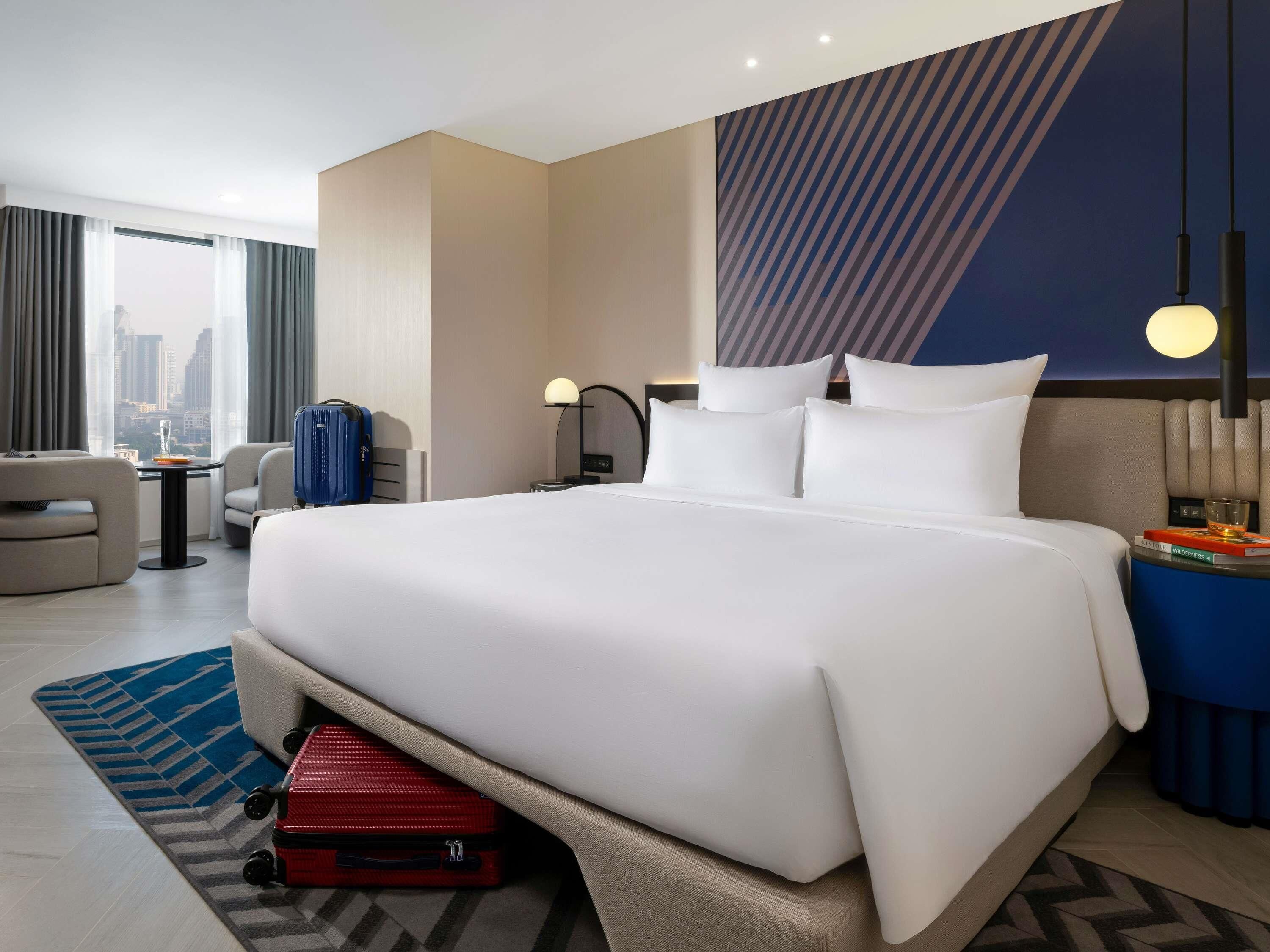 TRIBE Extra | Premium bedding, minibar, in-room safe, desk