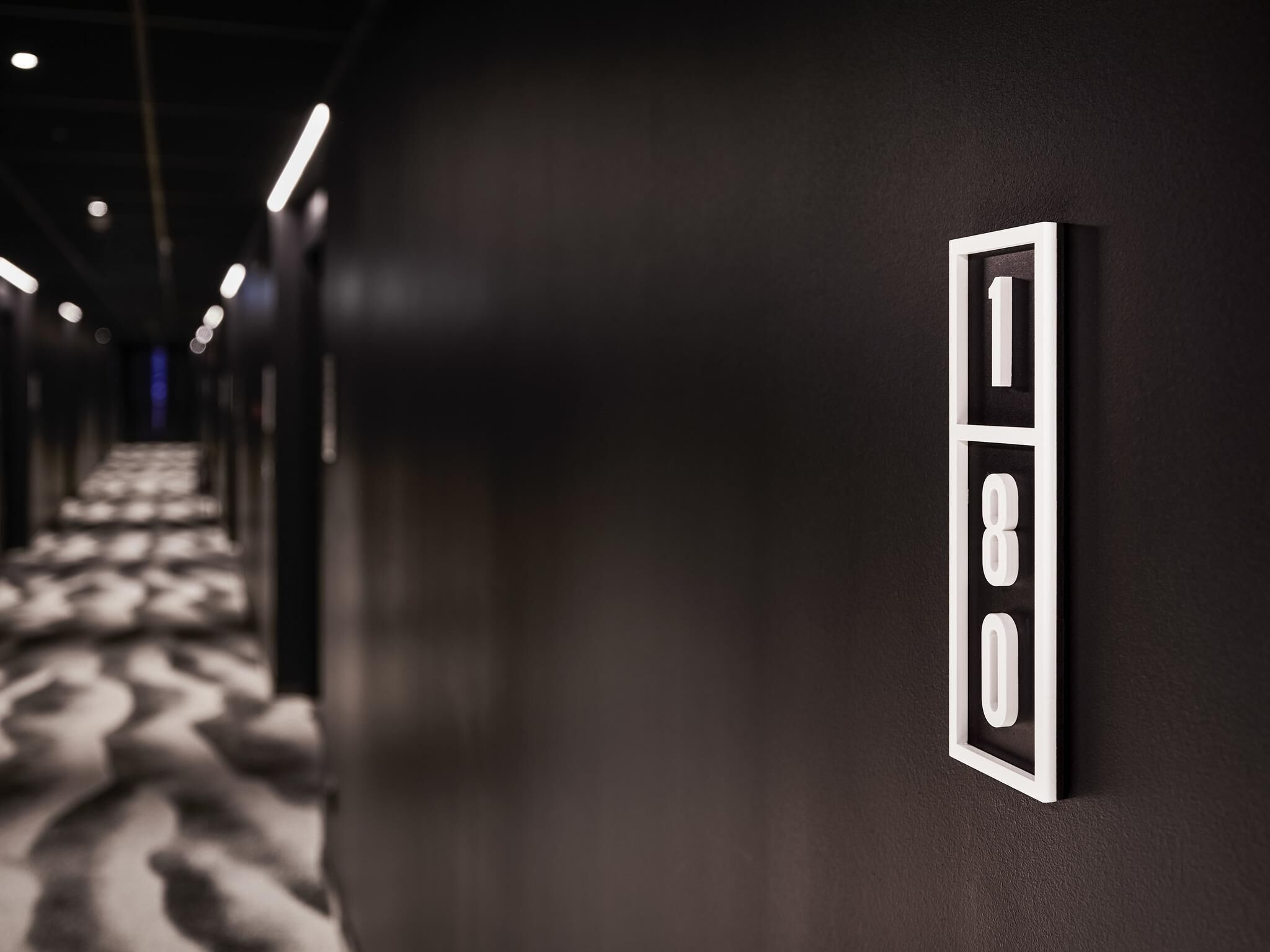 Superior Room, 2 Katil Bujang (Single), Courtyard View (Tribe Essential) | Peralatan tempat tidur premium, gebar bulu kapas, busa memori, bar mini 