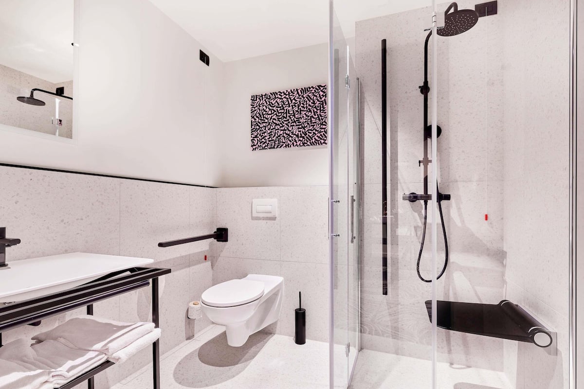 1 chambre, literie de qualité supérieure, couette en duvet d'oie