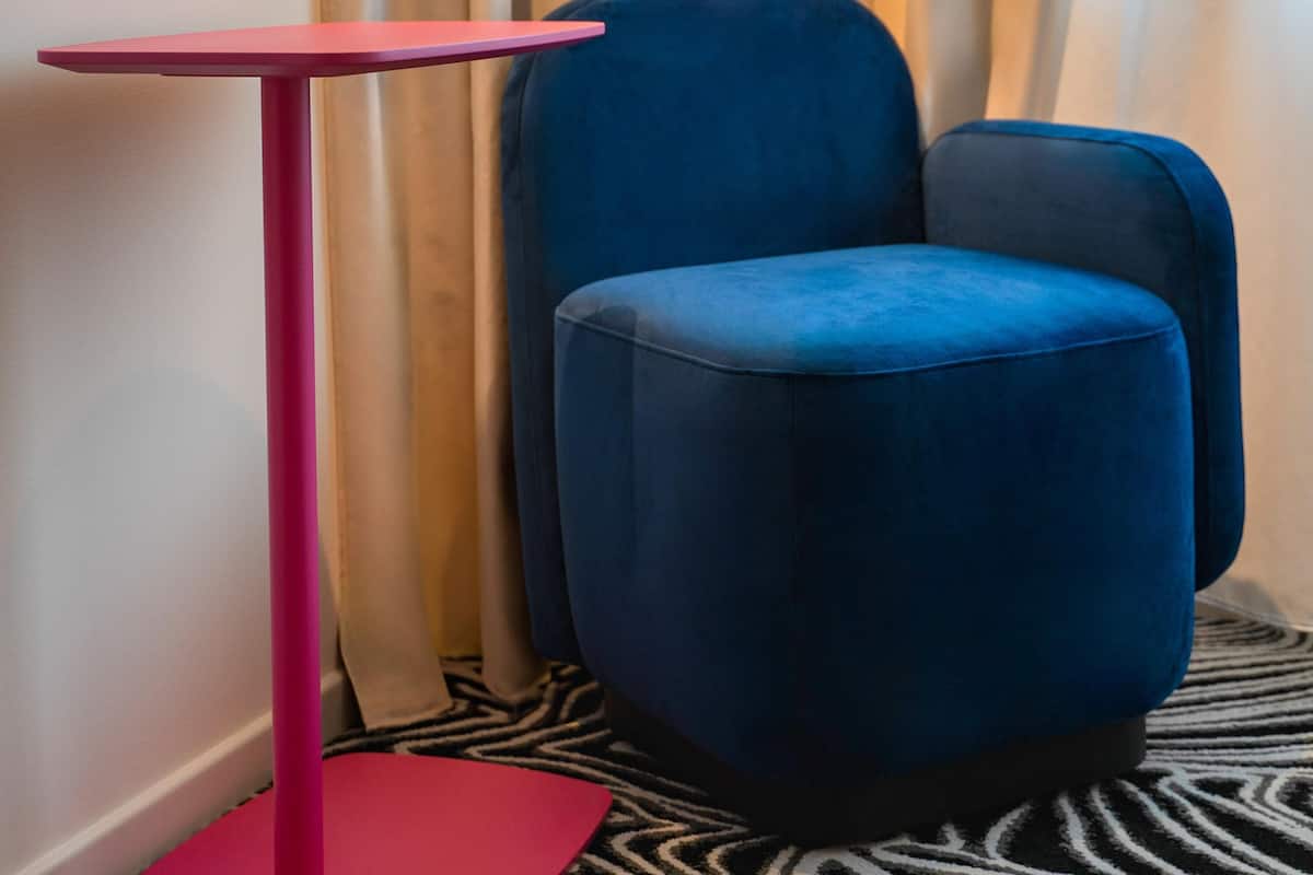 1 bedroom, premium bedding, down comforters, memory foam beds