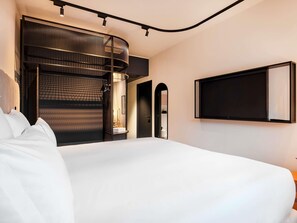 Premium bedding, down comforters, memory foam beds, minibar - Tribe Milano Malpensa (Vizzola Ticino)