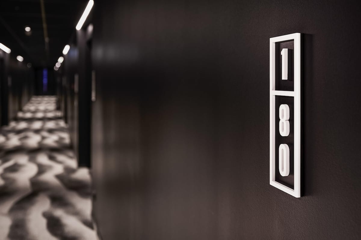 Habitación, 2 camas individuales, vista al patio (Tribe Essential) | Ropa de cama de alta calidad, edredón y camas con efecto memoria