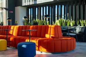 Lobby sitting area - Tribe Milano Malpensa (Vizzola Ticino)