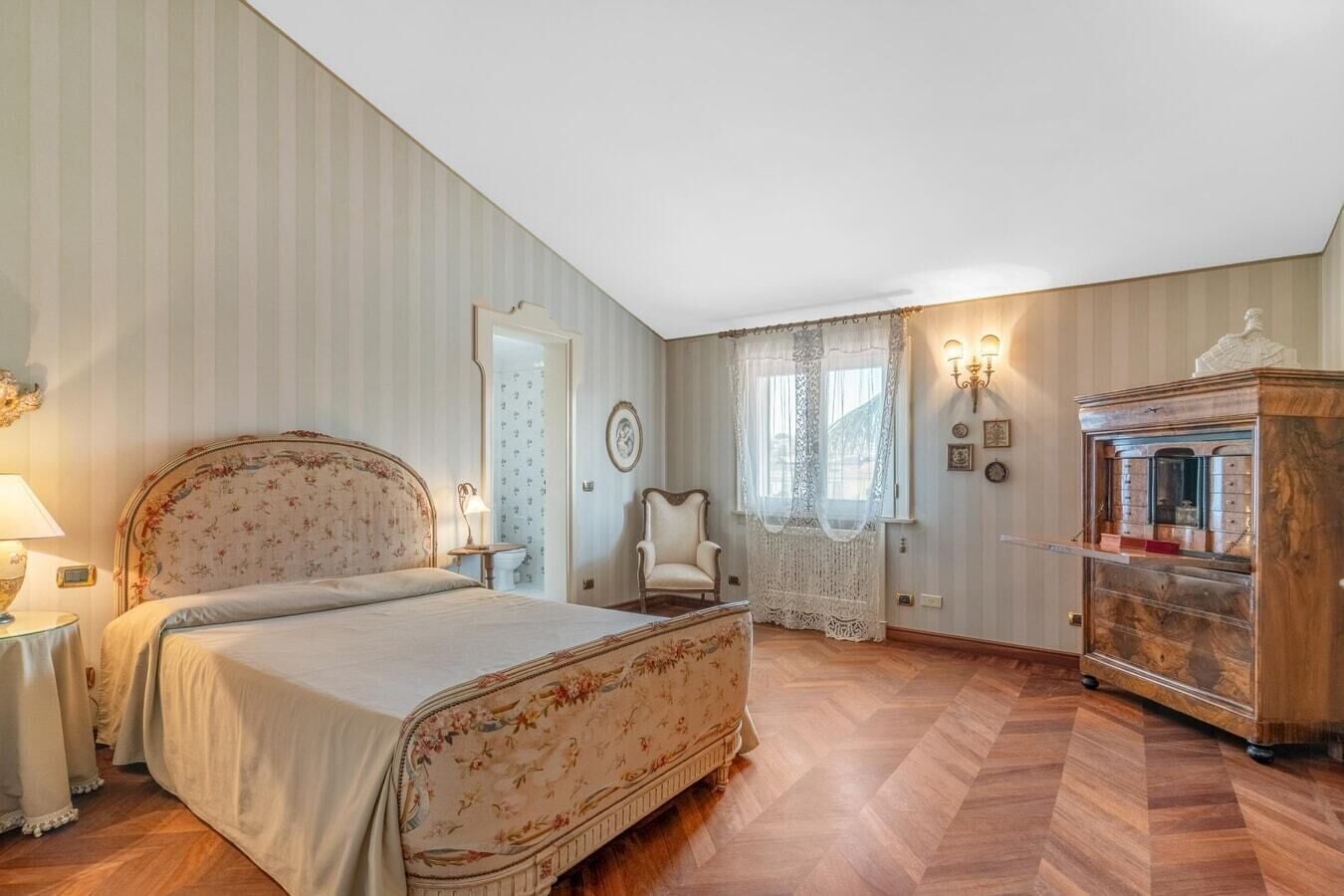 7 chambres, Wi-Fi, draps fournis