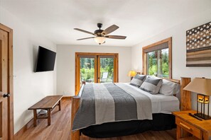 5 bedrooms, iron/ironing board, travel cot, WiFi