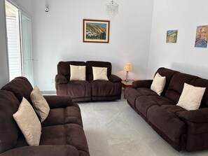 Smart-TV, DVD-Player, Bücher