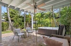 Terrace/patio - The Naples Bungalow - March/April 2024 available! (Naples)