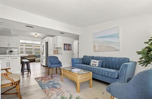 Living area - The Naples Bungalow - March/April 2024 available! (Naples)