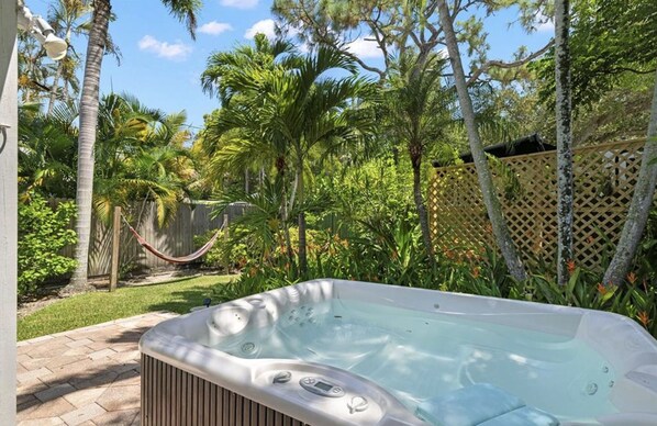 Outdoor spa tub