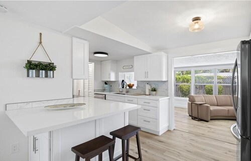 The Naples Bungalow - March/April 2024 available!