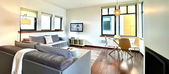 ✨NEW✨ Bright in-town Penthouse with roof deck 😎