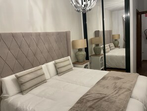 Phòng đôi hoặc 2 giường đơn Tiêu chuẩn | Bộ đồ giường kháng dị ứng, chăn bông 