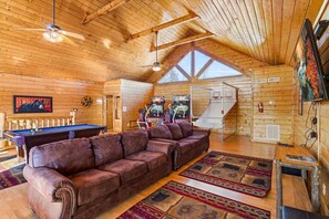 Smart-TV, Kamin, Videospiele