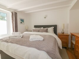 3 bedrooms, individually decorated, individually furnished, free WiFi