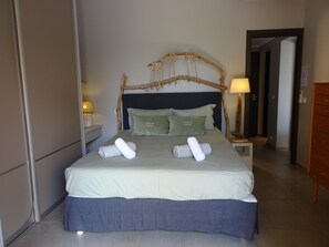 4 bedrooms, iron/ironing board, free WiFi, bed sheets - Villa Les Voiles by Pinarello Villa Services (Pinarello)