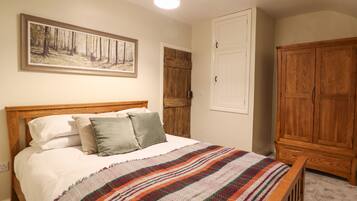 2 bedrooms, individually decorated, individually furnished, free WiFi