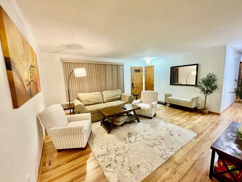 Comfortable 3BR Home-Prime Video, WiFi, Parking