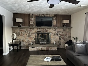 Smart TV, fireplace